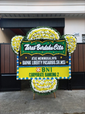 Papan Bunga Duka di Tebing Syahbandar