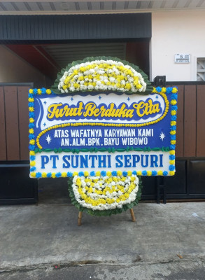 Papan Bunga Duka di Tebing Syahbandar
