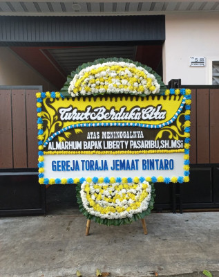 Papan Bunga Duka di Tebing Syahbandar